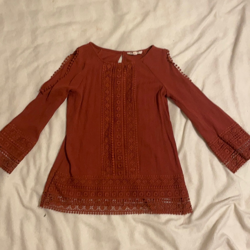 Open shoulder top